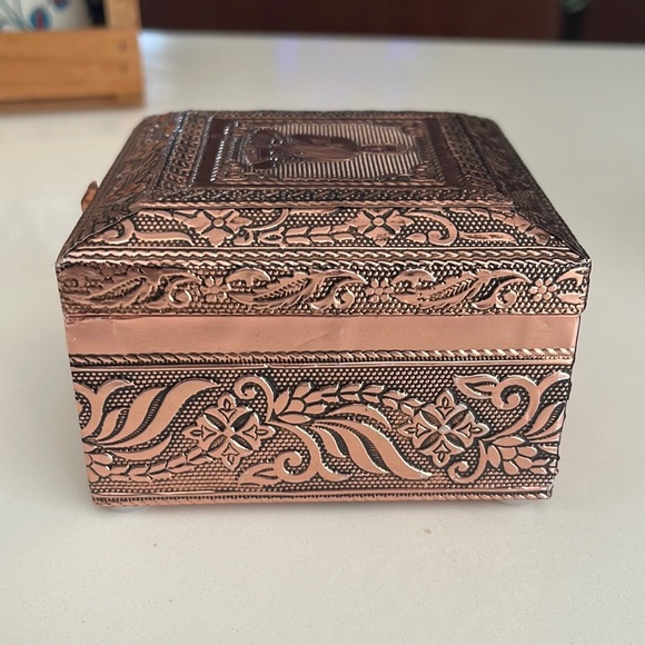 New Handcrafted In India Small Jewelry Box - Picture 7 of 12